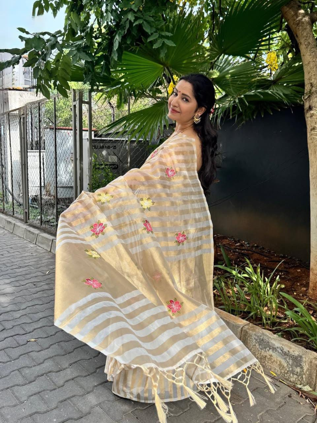 Classic Benarasi Semi Silk Saree | Beige Gold