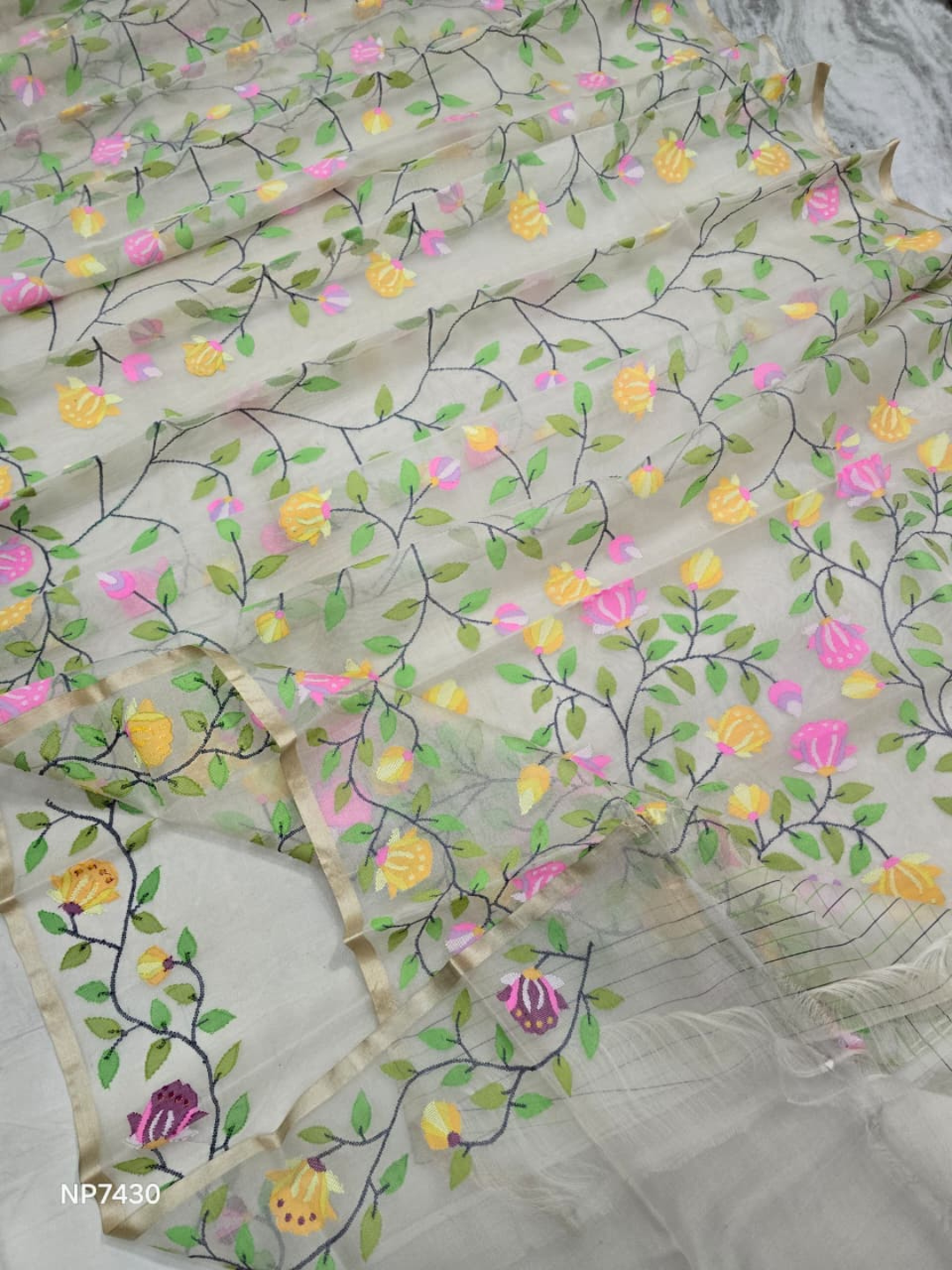 Pure Tantuj Muslin Jamdani Needle Work Handwoven Saree In Cream White - 158