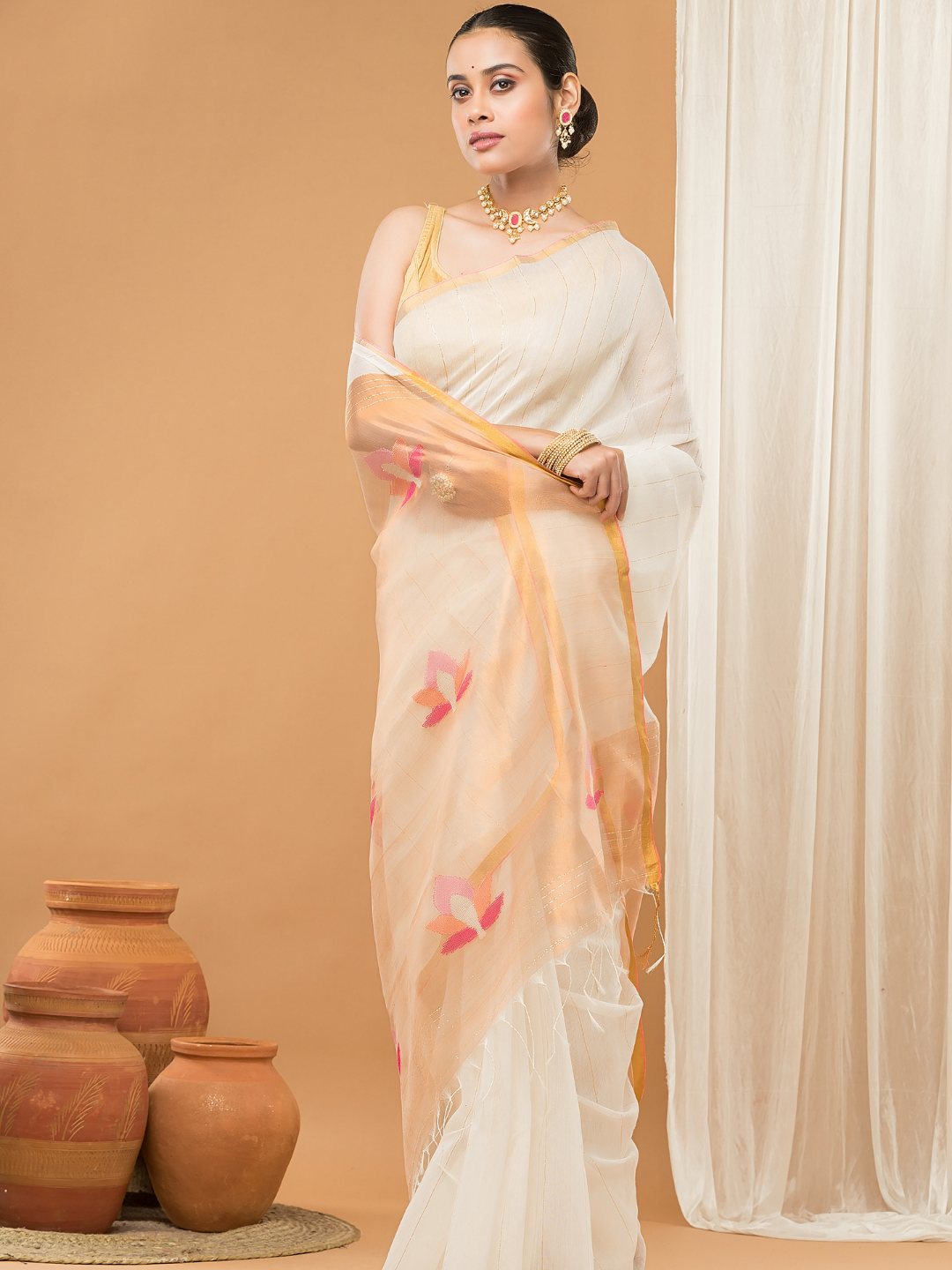Tissue Muslin Jamdani Saree With Light white And Floral Prints-008