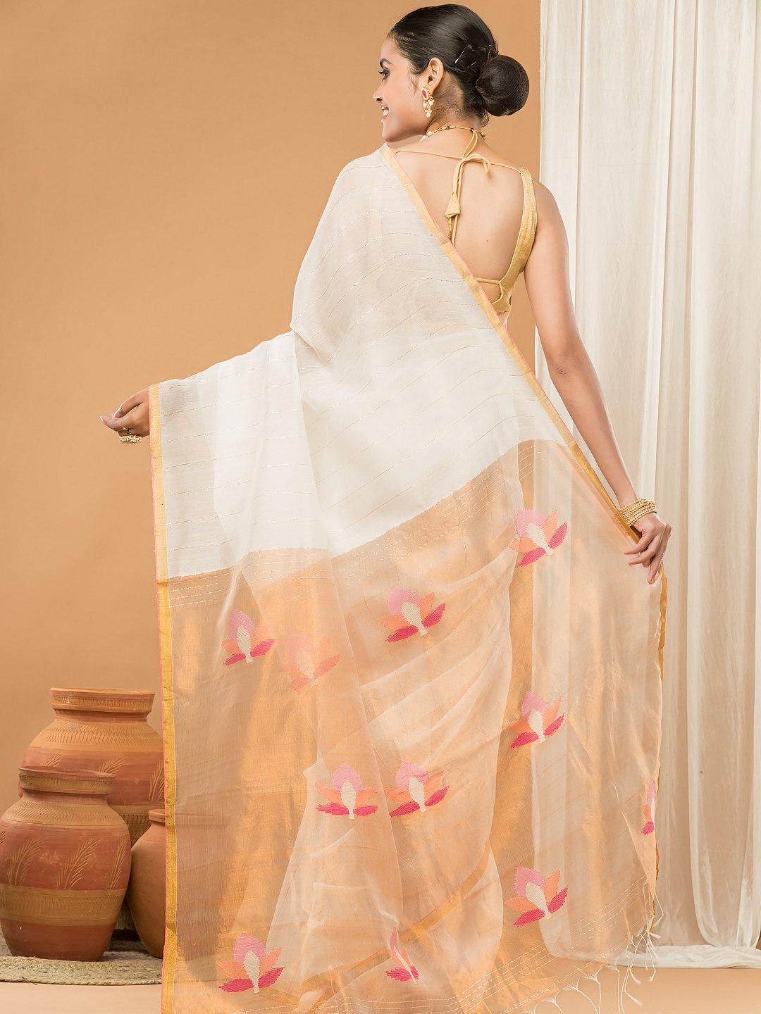 Tissue Muslin Jamdani Saree With Light white And Floral Prints-008