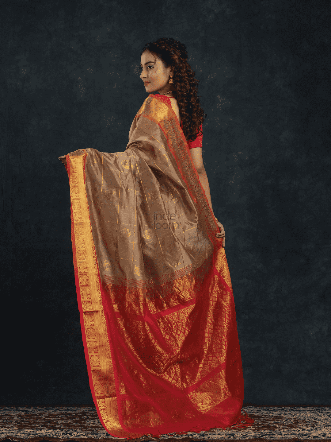 Pure Handloom Korvai Saree | Mayil-Chakram | Grey and Red
