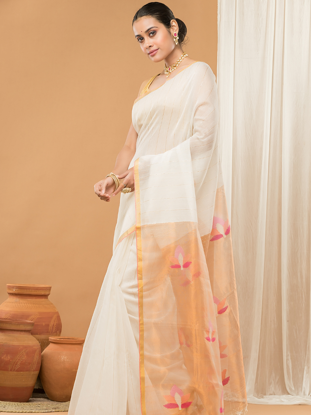Tissue Muslin Jamdani Saree With Light white And Floral Prints-008