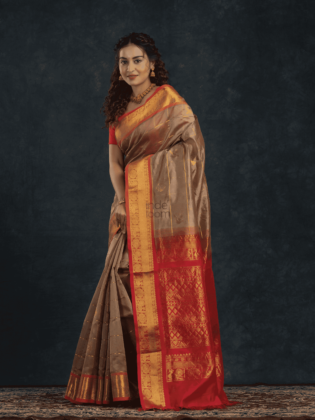 Pure Handloom Korvai Saree | Mayil-Chakram | Grey and Red