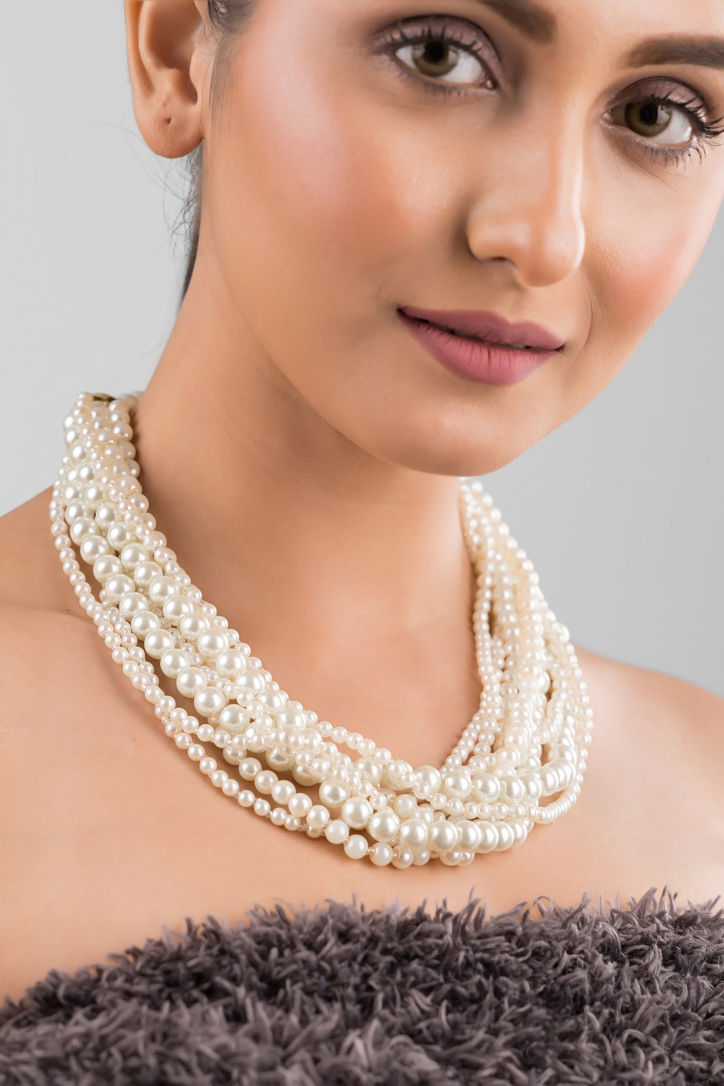 Lustre Pearl Choker