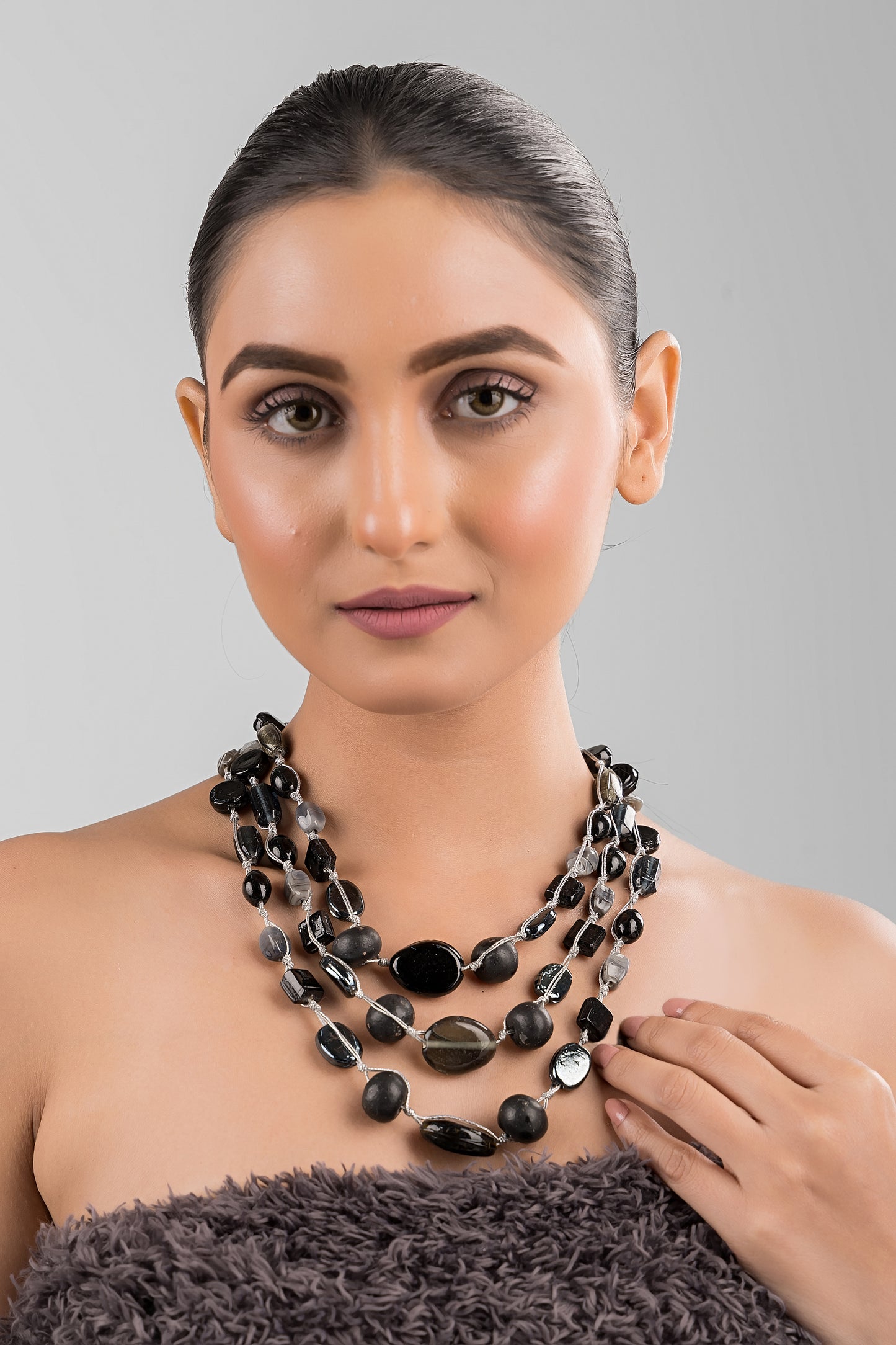 Obsidian Shine Necklace