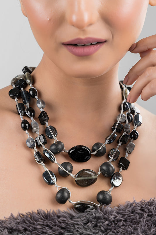 Obsidian Shine Necklace