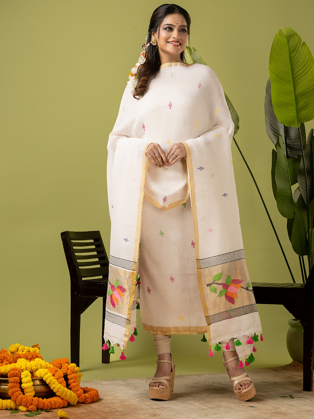 Handwoven Jamdani Linen Kurti | Snow White  and White  | All-over Buttas with Floral border