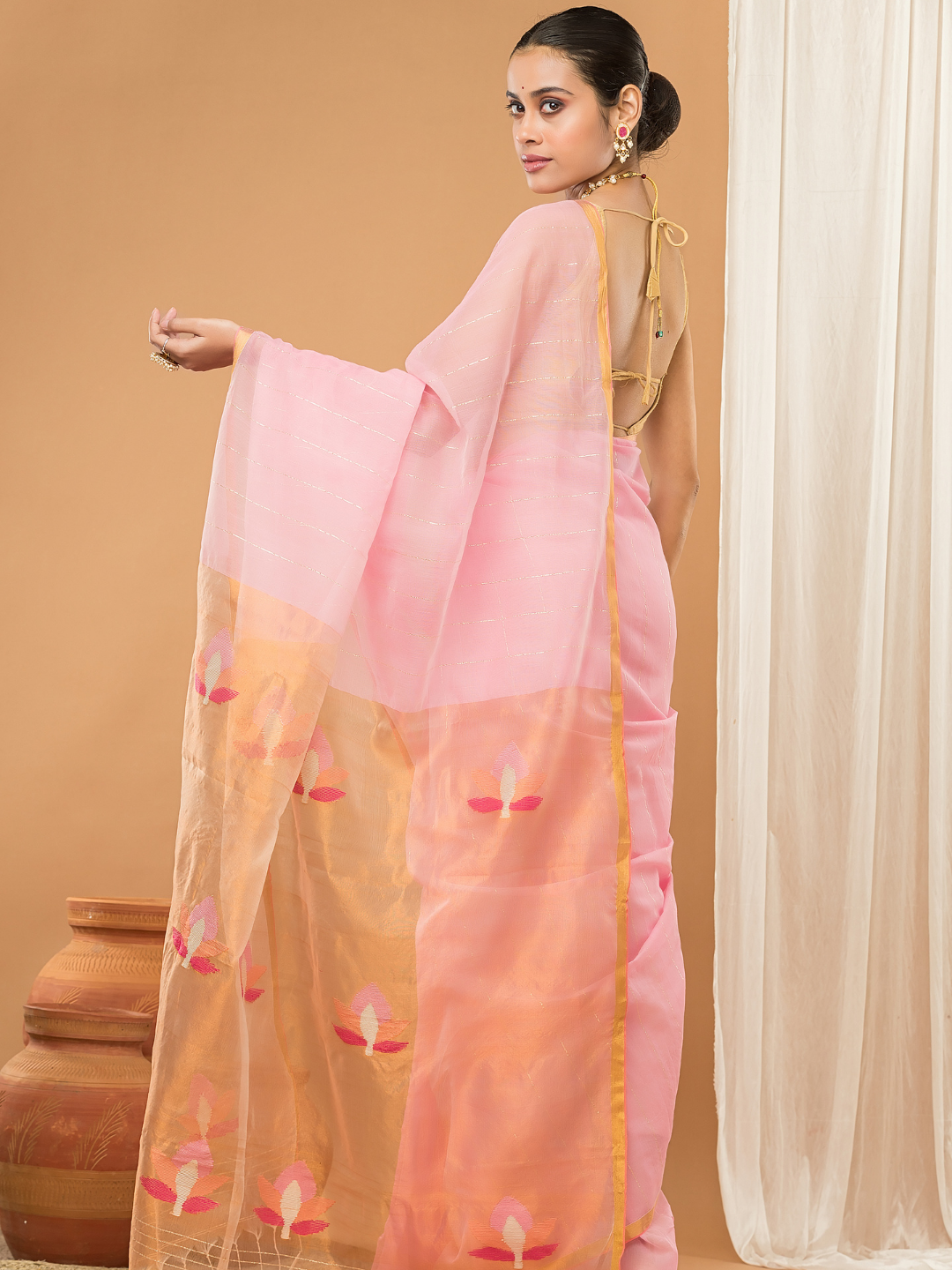 Tissue Muslin Jamdani Saree With Baby Pink And Golden Border -010