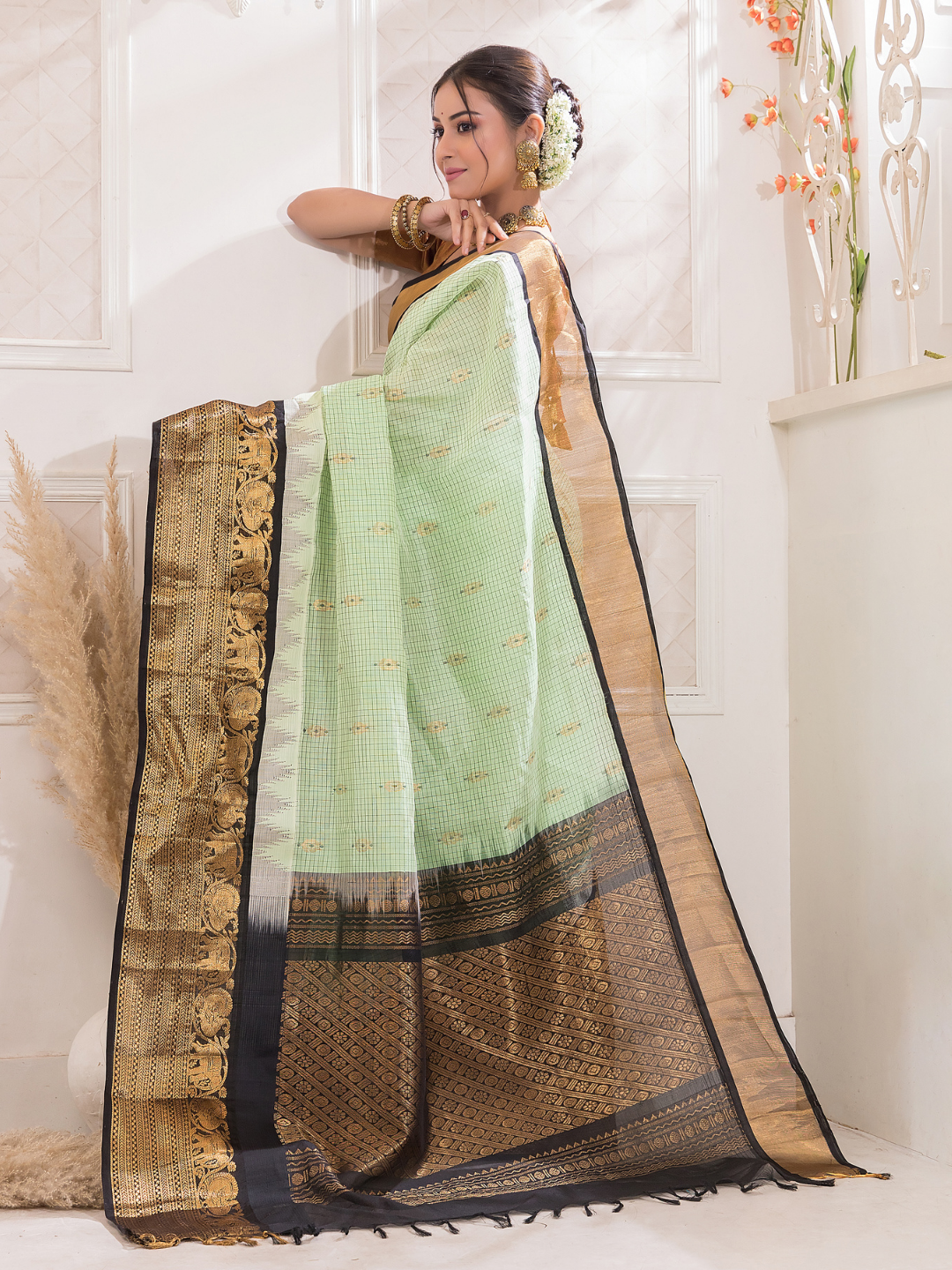 Pure Handloom Korvai Saree in With Mint Green & Golden Black Border - 003