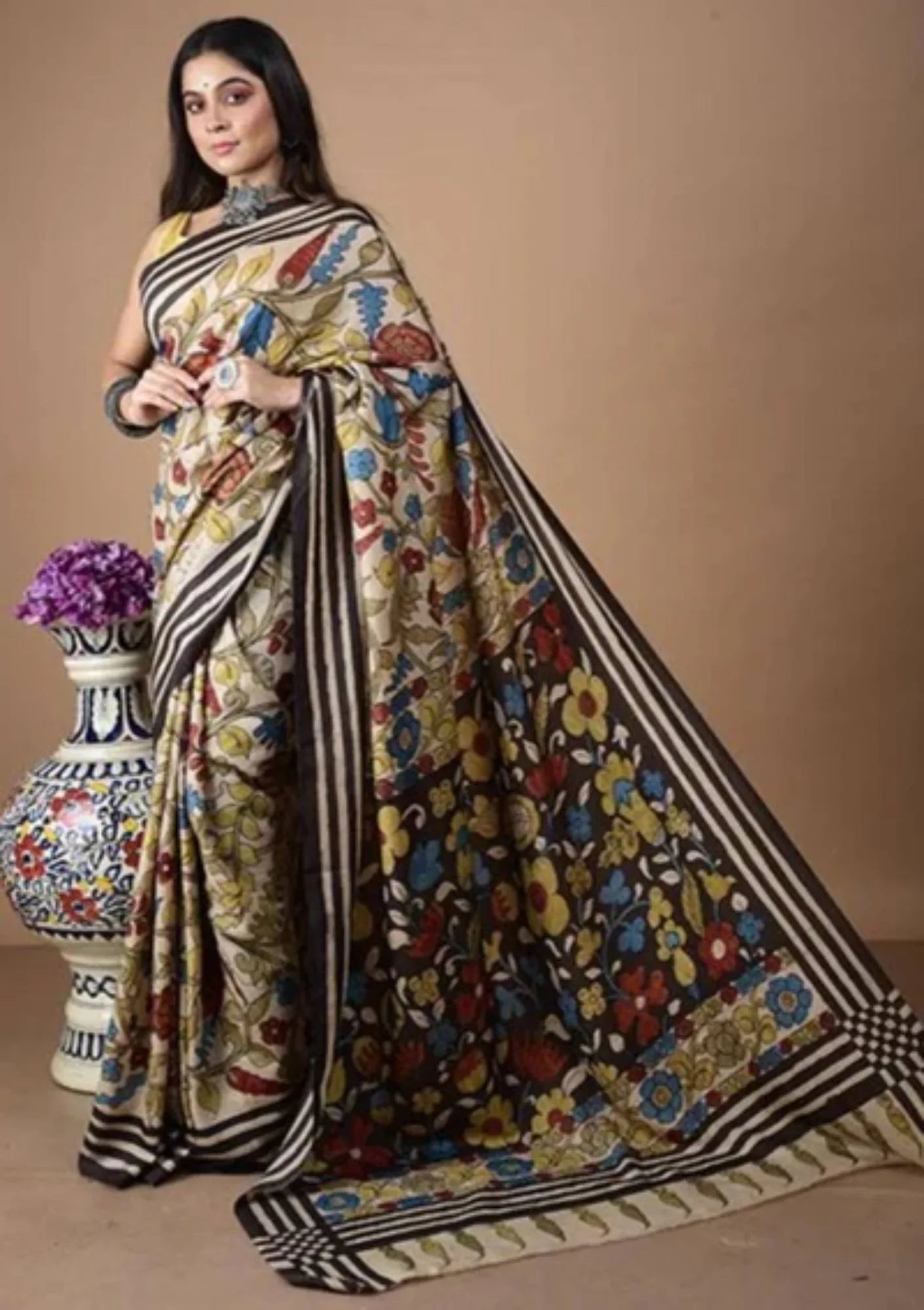 Wine Red Floral Garden In Pure Mulberry Silk Saree-017