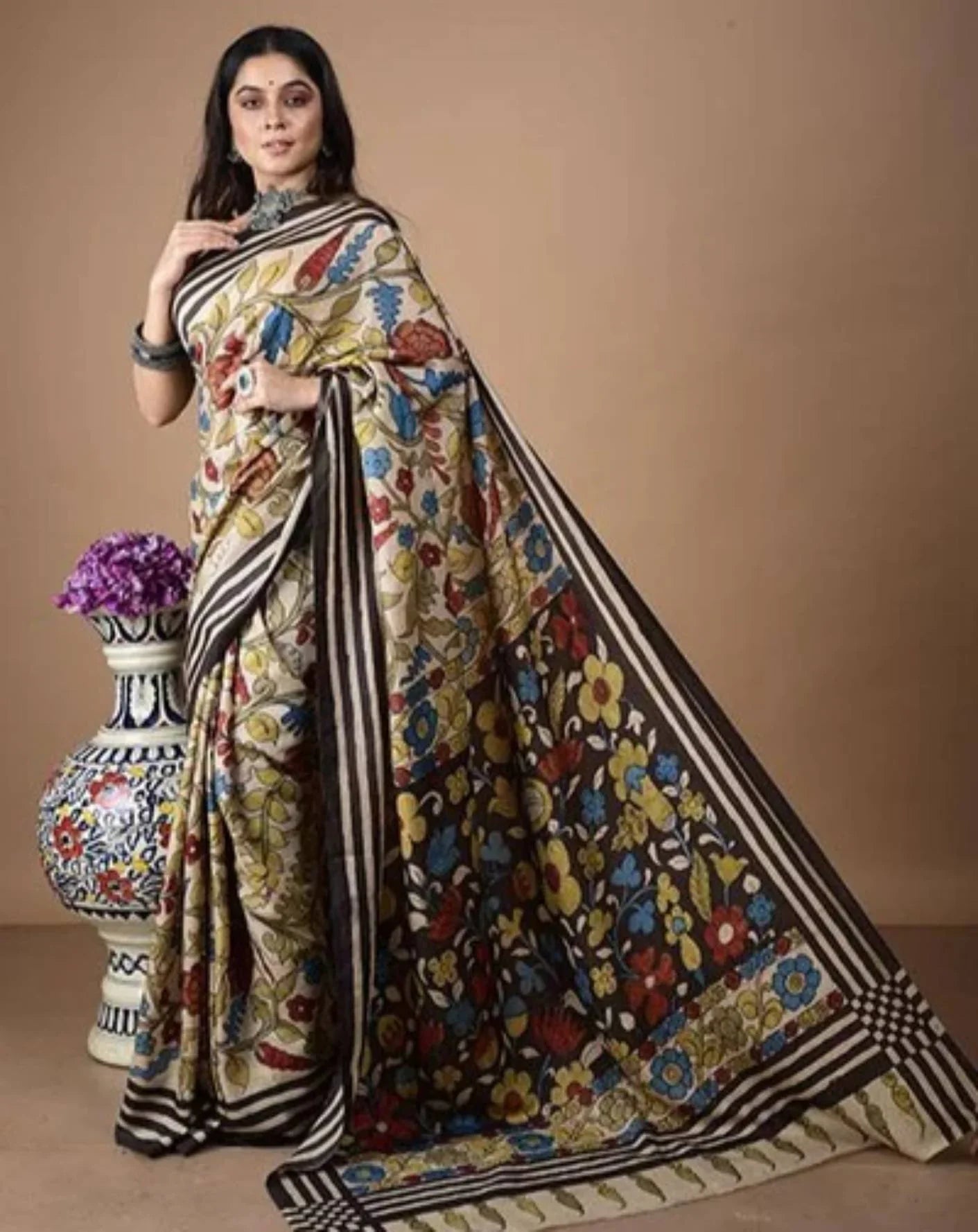 Wine Red Floral Garden In Pure Mulberry Silk Saree-017