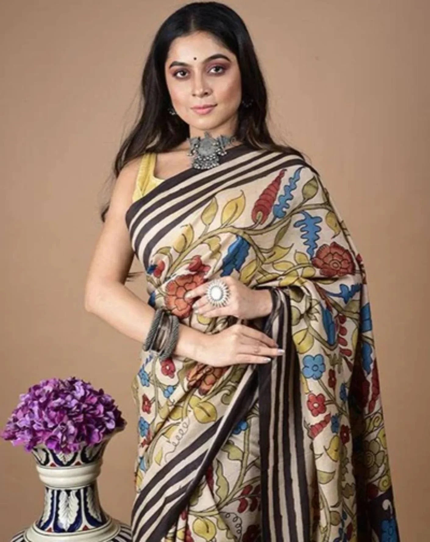 Wine Red Floral Garden In Pure Mulberry Silk Saree-017
