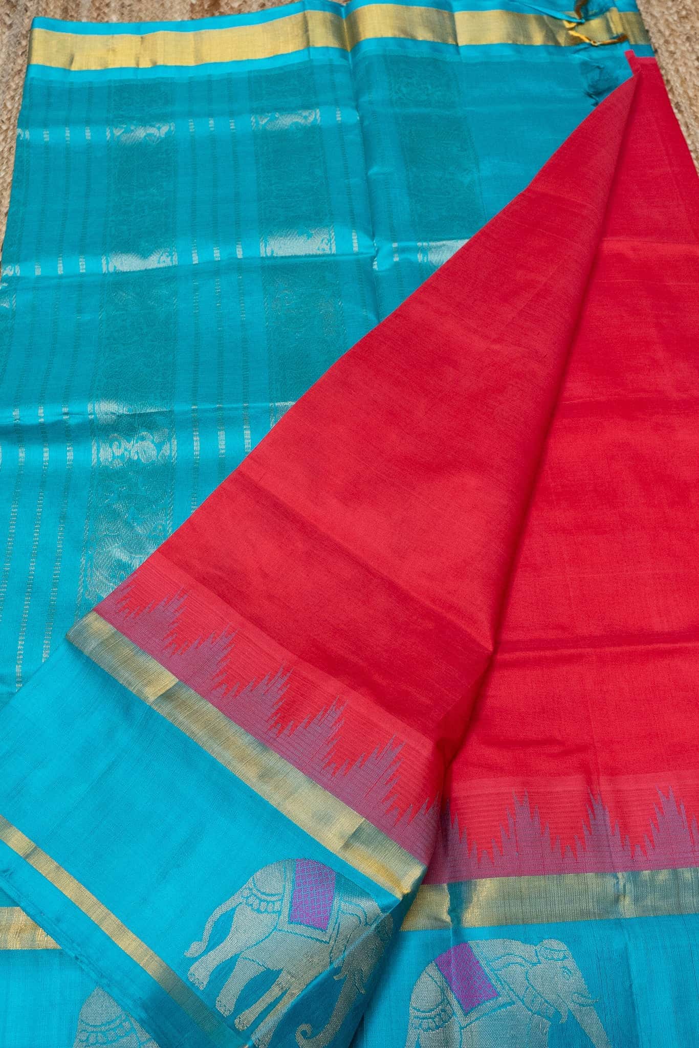 Pure handloom Korvai Silk Cotton Saree in Classic Red With Sky Blue Pallu - 077