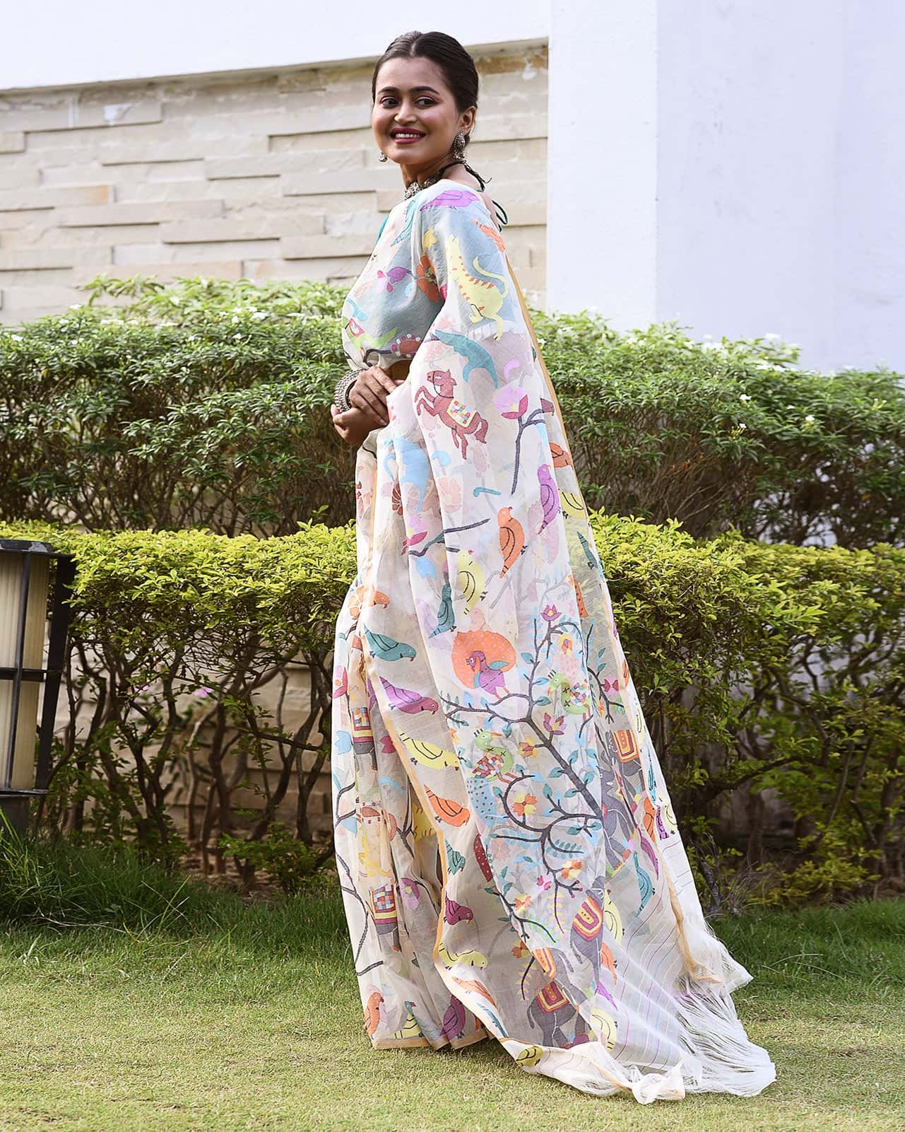 Elephant and Bird Motifs on Beigh Color Jamdani Saree-001 - indeloom