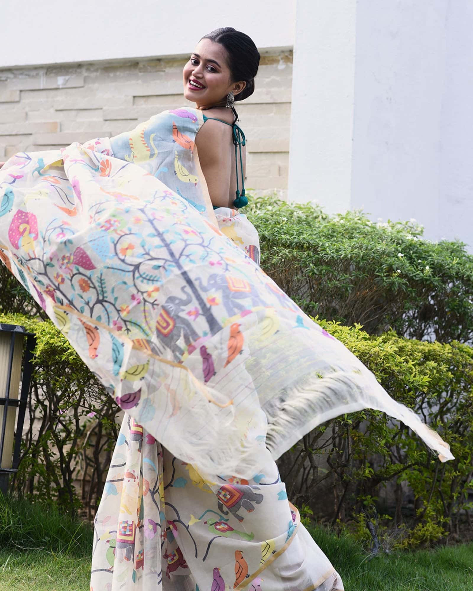 Elephant and Bird Motifs on Beigh Color Jamdani Saree-001 - indeloom