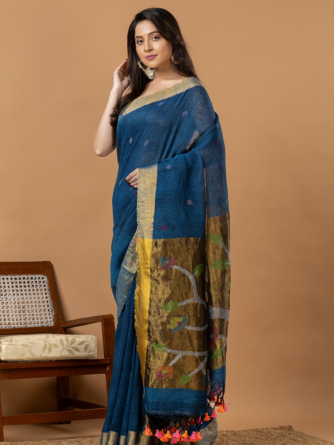 Handwoven Jamdani Linen Saree | Peacock Blue