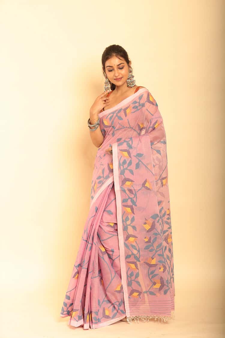 Hand Made Muslin Jamdani Saree With Pale Pink -053