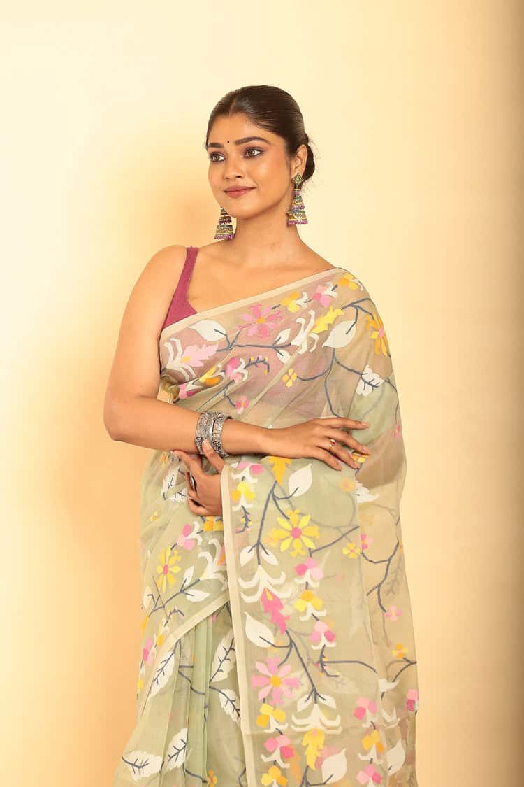 Hand Made Muslin Jamdani Saree in Pale Yellow - 058