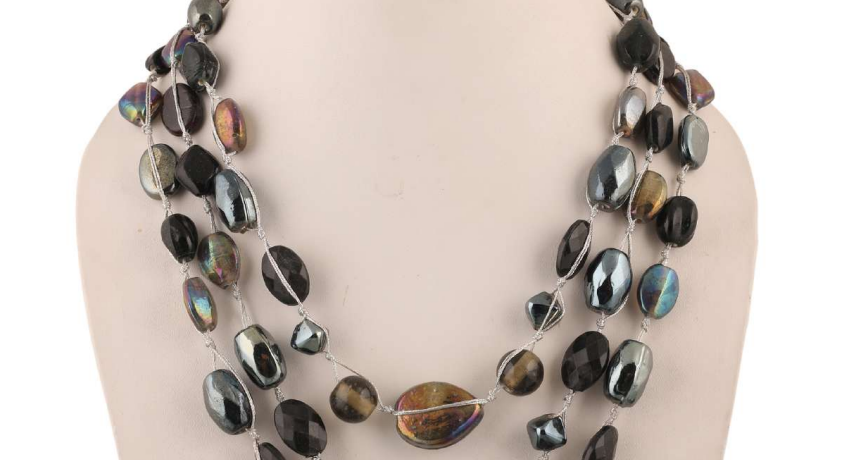 Obsidian Shine Necklace