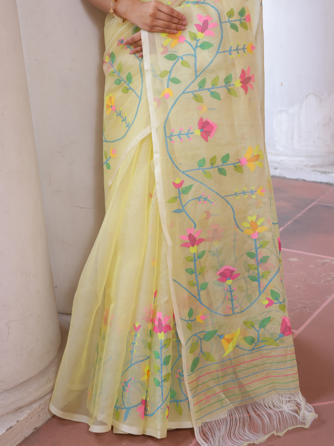 Beige Pure Hand Made Jamdani Saree - 096