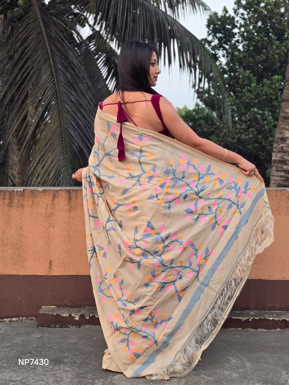 Handwoven Pure Jamdani Cotton Saree  |  Warm Ivory