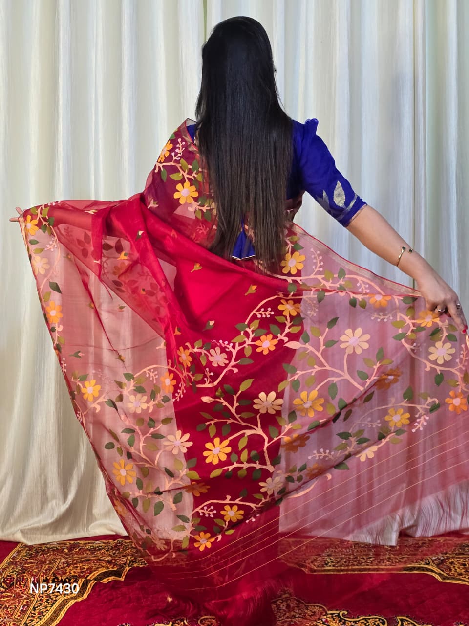 Pure Tantuj Muslin Jamdani Needle Work Handwoven Saree In Chilli red - 160