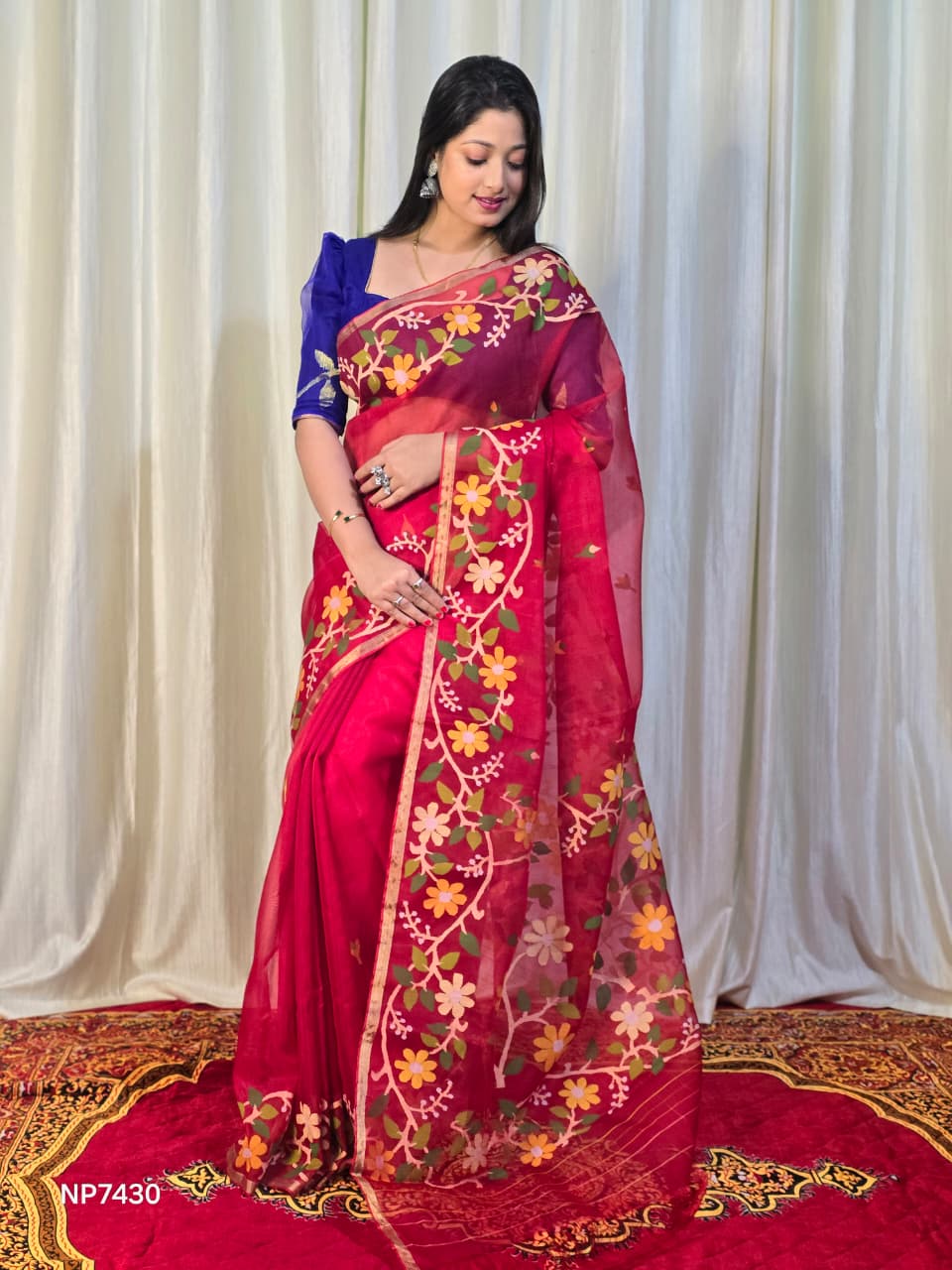 Pure Tantuj Muslin Jamdani Needle Work Handwoven Saree In Chilli red - 160