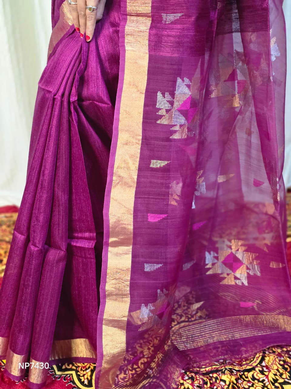 Pure Matka Jamdani Handwoven Saree In Grape Purple - 164