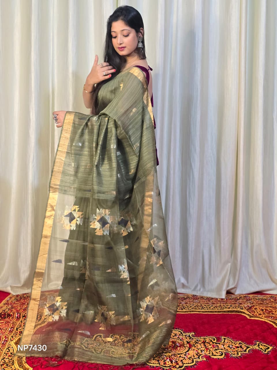 Pure Matka Jamdani Handwoven Saree In Khaki Green - 166