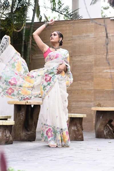 Handwoven Pure Jamdani Muslin Saree  |  Snow White